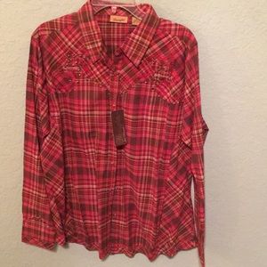 Wrangler women’s pearl snap shirt
